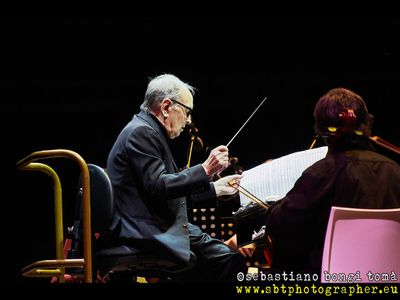 Problemi di salute per Ennio Morricone, rinviati al 2015 i concerti