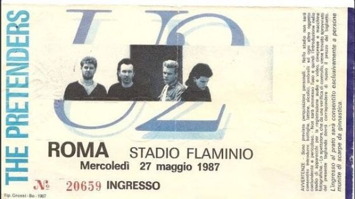 https://images.rockol.it/6nDA0yQSZfQALcXe7waESPr2STY=/700x0/smart/https%3A%2F%2Fwww.repstatic.it%2Fcontent%2Flocalirep%2Fimg%2Frep-roma%2F2017%2F01%2F18%2F164425331-464a5914-81f8-44b7-b836-a77759746fc3.jpg