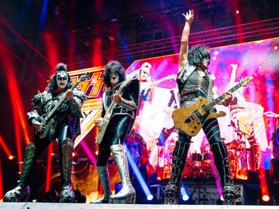 In uscita il film dei Kiss; festa-concerto su Internet
