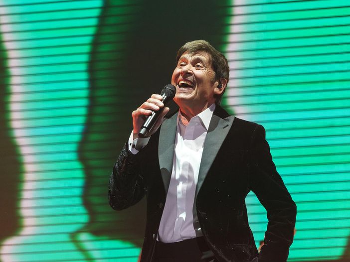 Gianni Morandi ha cantato in Senato a Palazzo Madama