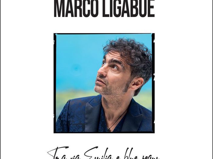 Marco Ligabue suona per Rockol "Tra via Emilia e blue jeans" Marco Ligabue suona per Rockol "Tra via Emilia e blue jeans"