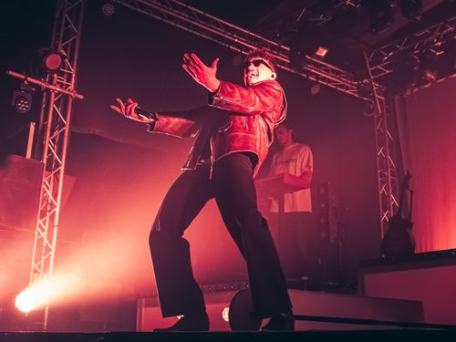Classifiche, novità 4 settembre: Olly si riconferma in vetta