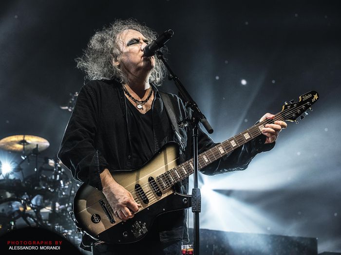 https://images.rockol.it/7m-gtyVYpMvK5NsQZbMt99ERFjw=/700x0/smart/rockol-img/img/foto/upload/2-robert-smith-the-cure.jpg