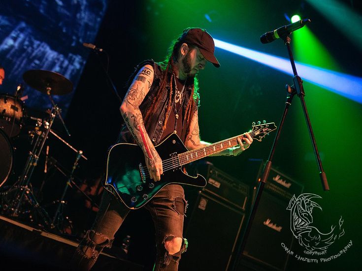 Gruppo black metal di Gerusalemme e band italiana ad un grande festival