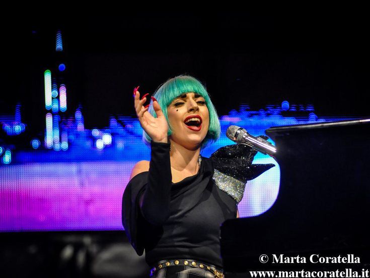 Lady Gaga, dal vivo a Vienna una cover di &apos;What&apos;s up&apos; (4 Non Blondes) - VIDEO