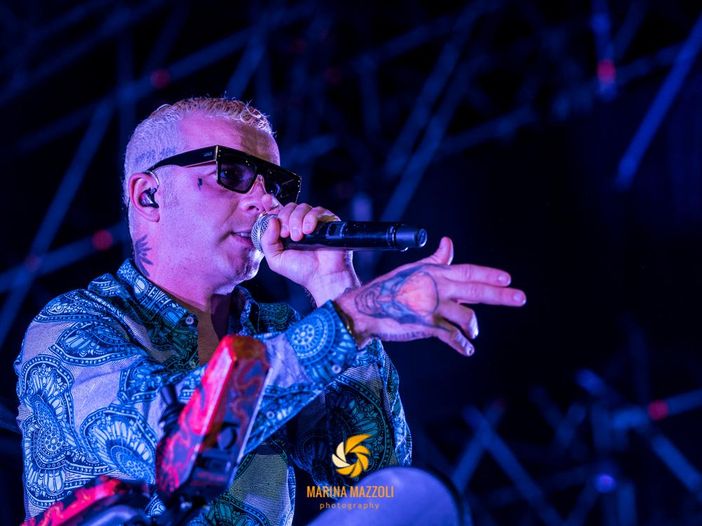 Salmo, al concerto di Lignano spray urticante tra il pubblico