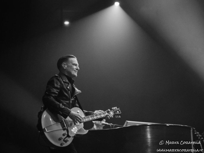 Bryan Adams ha pubblicato una nuova canzone contro la guerra