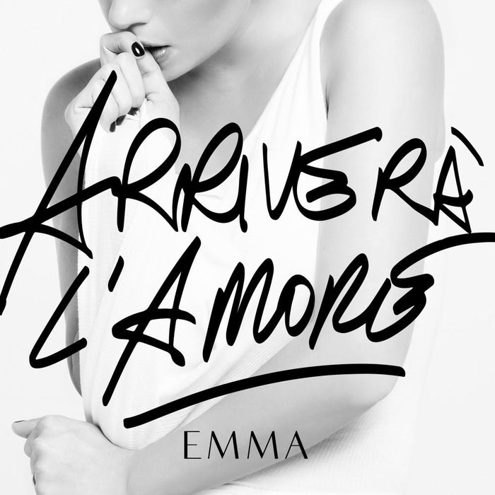 https://images.rockol.it/8QRXDI49191sXuUEBlkw5LPQidw=/700x0/smart/rockol-img/img/foto/upload/emmaarriveral-amorecover.jpg