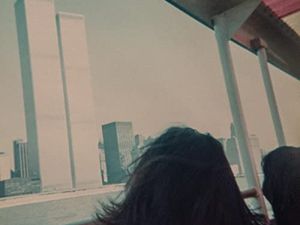 La copertina di &quot;The Horizon Just Laughed&quot;