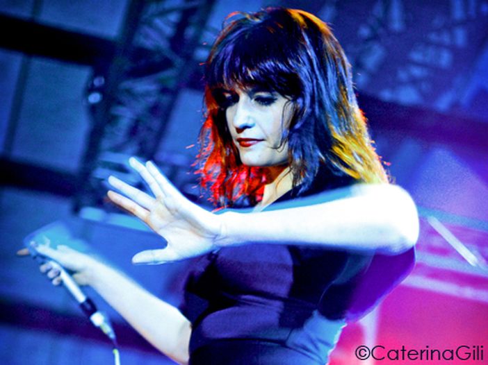 Problemi vocali per Florence Welch (Florence and the Machine): saltano due date
