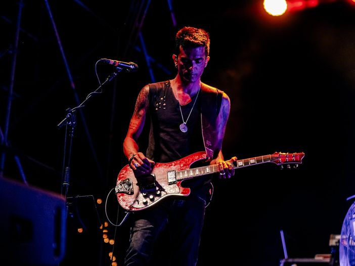 Gianluca Grignani, il singolo &#039;Una donna cos&igrave;&#039; anticipa l&#039;album per il ventennale in uscita a maggio - COPERTINA
