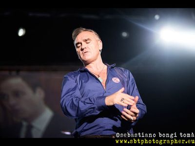 Concerti, Morrissey: band e staff decimati dall&apos;influenza, show cancellati