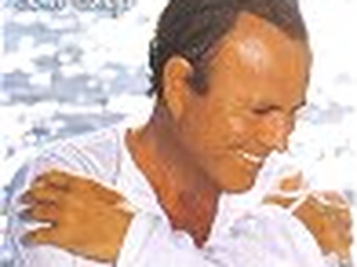 Julio Iglesias colto da un malore sul palco