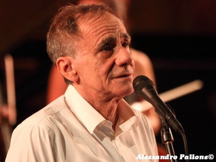 Roberto Vecchioni, viene ripubblicato l'album "Montecristo" Roberto Vecchioni, viene ripubblicato l'album "Montecristo"