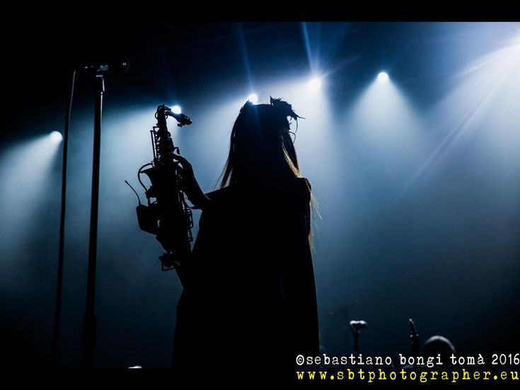 PJ Harvey: la cover di &apos;Red right hand&apos; (Nick Cave) è online - ASCOLTA