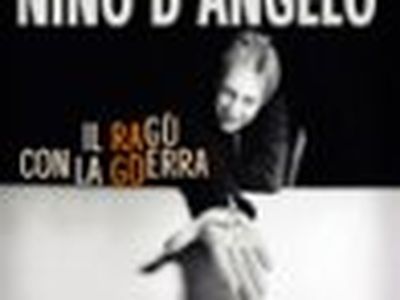 Nino D’Angelo riapre l’antico teatro del quartiere Forcella (Napoli)