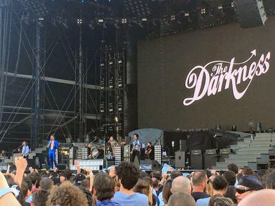 Carling festival, ultim’ora: fiamme nella notte, scontri con la polizia