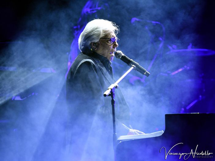 Nino D'Angelo, "Il poeta che non sa parlare" Nino D'Angelo, "Il poeta che non sa parlare"