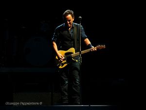 Concerti, Elton John, Eddie Vedder e Neil Young celebrano Bruce Springsteen