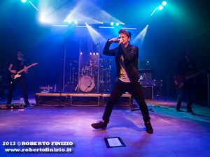 Classifiche UK: Conor Maynard al primo posto, torna Mike Oldfield