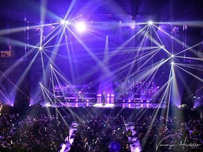 Renato Zero: 14 canzoni nella prima puntata dello show tv  