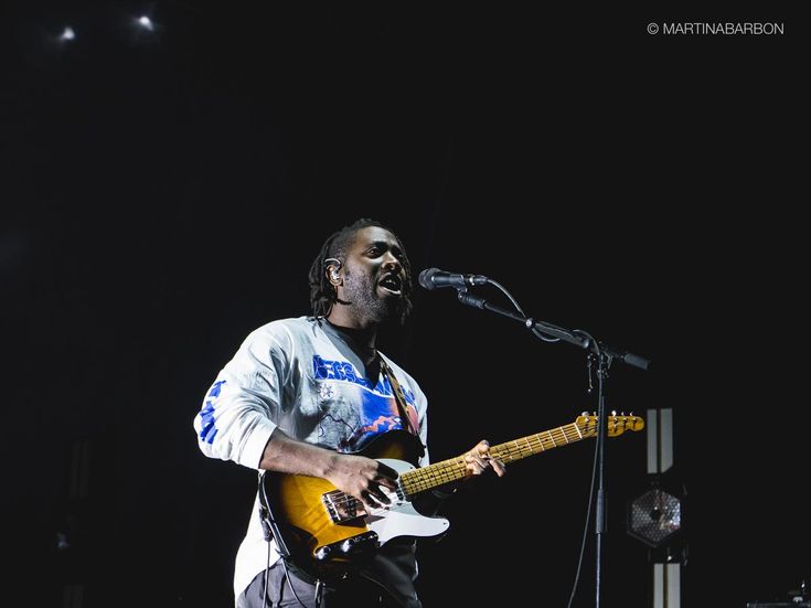 Russel Lissack (Bloc Party) attaccato da un leone, non è in pericolo di vita