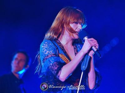Florence Welch: 'Sono in tour dall'età di 21 anni. Ho bisogno di una pausa'