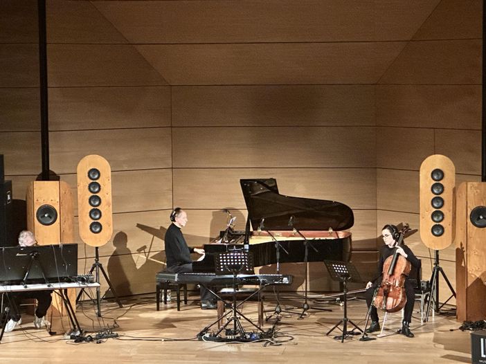 Francesco Messina e i &ldquo;Prati Bagnati del Monte Analogo&rdquo;, dal vivo