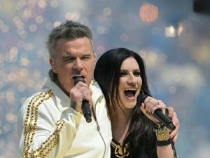 Robbie Williams e Laura Pausini 