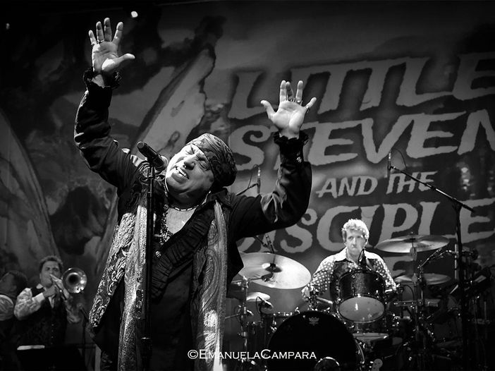 Little Steven: &lsquo;Eric Clapton ha inventato lo stile moderno di suonare la chitarra&rsquo;