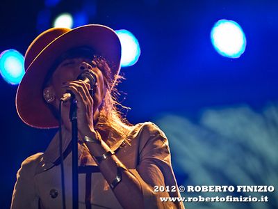 Erykah Badu si rimette col suo ex, ma solo per il nuovo singolo degli Outkast