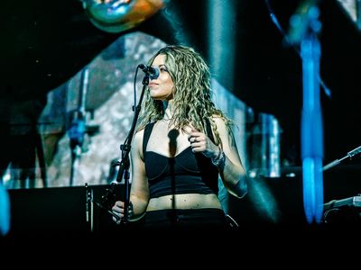 &apos;E non volo&apos;, il nuovo singolo di Tozzi