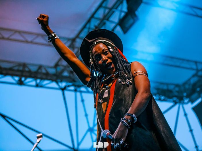 &Egrave; online il video di &ldquo;Massa Den&rdquo; di Fatoumata Diawara.
