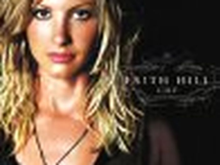 Faith Hill risponde ai fan che l&#039;accusano di aver rinnegato la musica country 