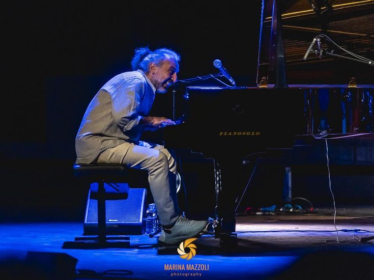 Stefano Bollani: il disco &apos;Volare&apos; esce anche in Italia