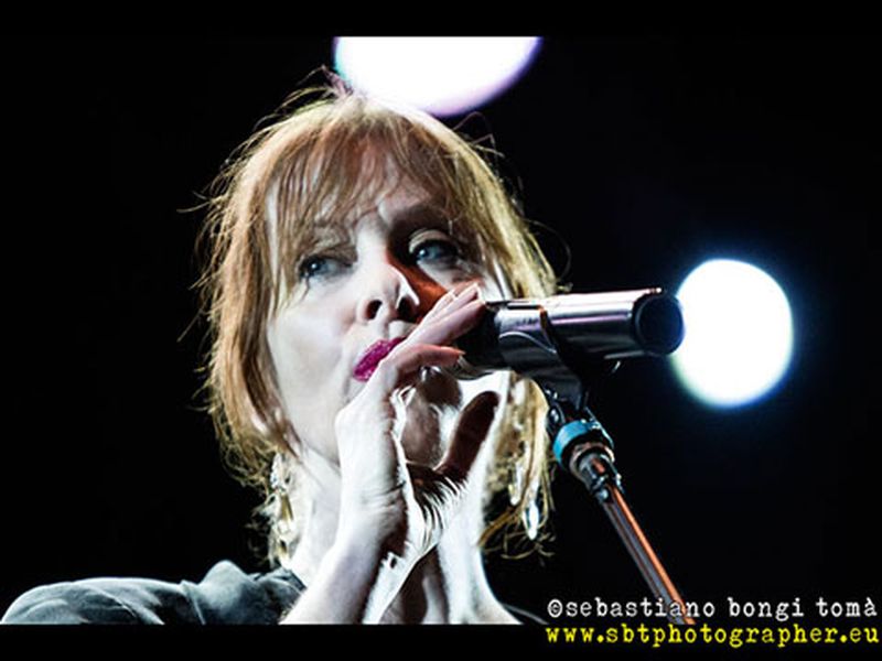 16 luglio 2014 - Pistoia Blues Festival - Piazza del Duomo - Pistoia - Suzanne Vega in concerto 16 luglio 2014 - Pistoia Blues Festival - Piazza del Duomo - Pistoia - Suzanne Vega in concerto