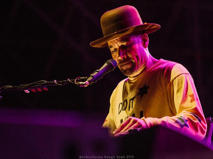 Ben Harper: guarda il video live di &lsquo;Don&#039;t let me disappear&rsquo; per il pubblico italiano