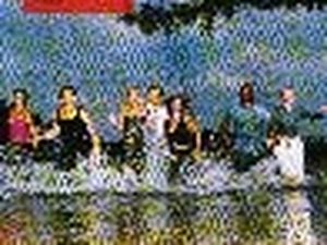 Gli S Club 7 difendono gli Hear&apos;Say   