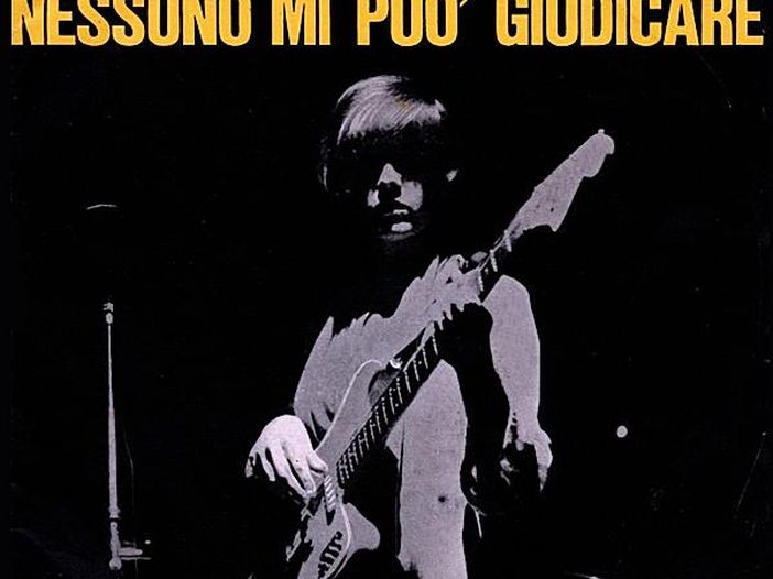 Caterina Caselli, la storia di &ldquo;Nessuno mi pu&ograve; giudicare&rdquo;