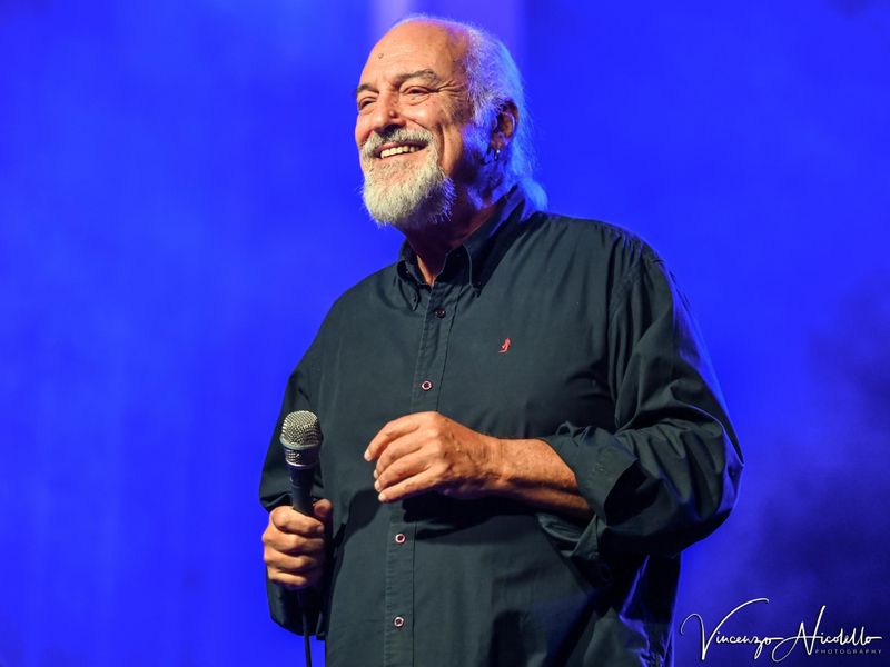 30 luglio 2025 - Fiera del Pesco - Piazza Italia - Canale d'Alba (Cn) - Eugenio Finardi in concerto 30 luglio 2025 - Fiera del Pesco - Piazza Italia - Canale d'Alba (Cn) - Eugenio Finardi in concerto