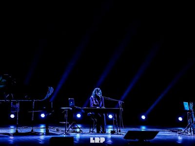 Alice, il nuovo album &quot;Weekend&quot; esce l&apos;11 novembre. VIDEO