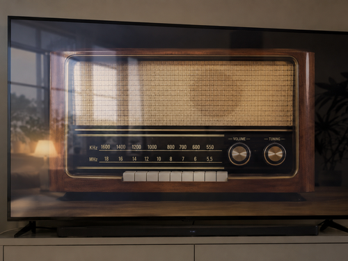 Analisi di un linguaggio ibrido: la radio tra visual e digitale