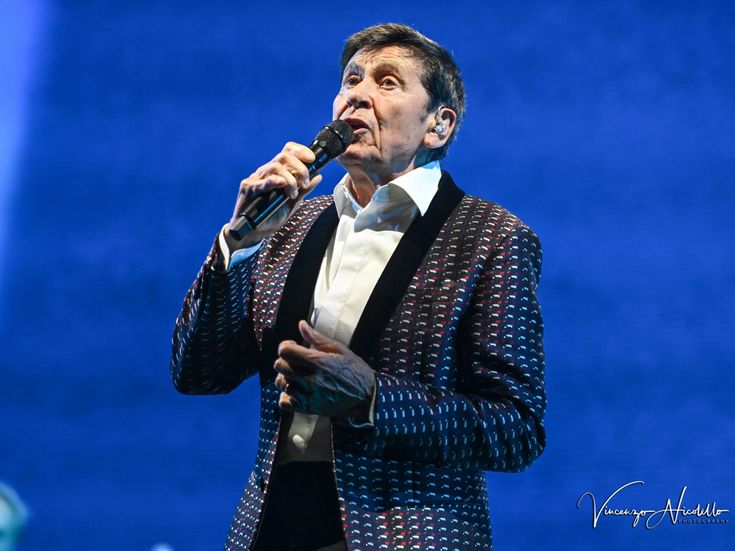 Sanremo 2011: Luca e Paolo e 'Ti sputtanerò', ovvero...