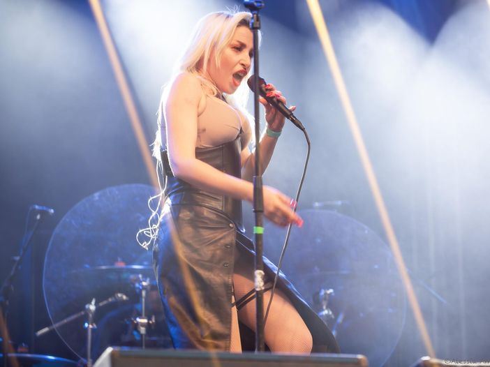 Romina Falconi completa la sua trilogia di EP
