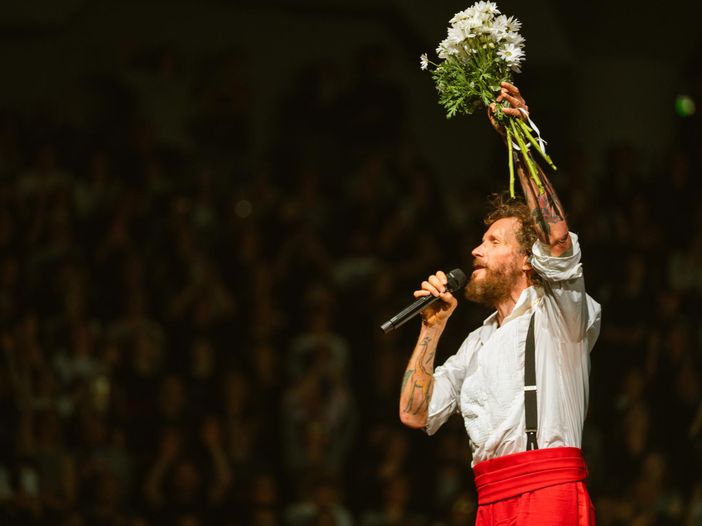 Jovanotti: "Oggi i dischi in studio sono di plastica e finti" Jovanotti: "Oggi i dischi in studio sono di plastica e finti"