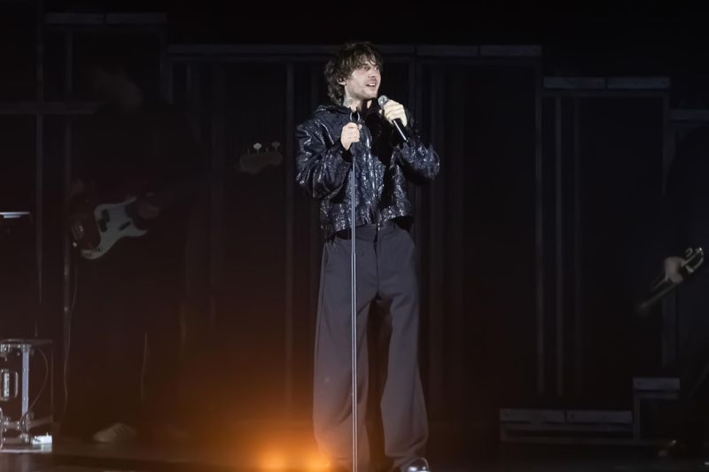 23 novembre 2025 - Teatro EuropAuditorium - Bologna - Rkomi in concerto