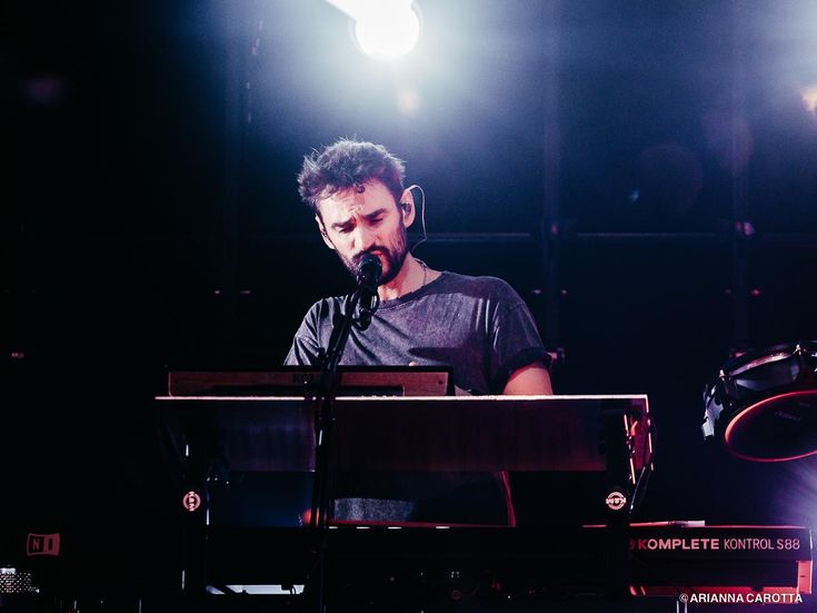 Classifiche UK, Muse primi con 100.000 copie