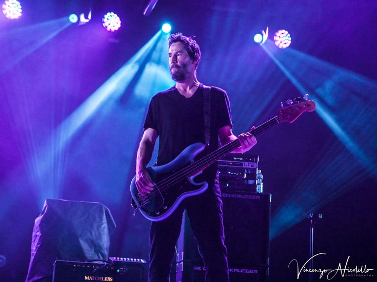 I Dogstar di Keanu Reeves debuttano negli Usa con una cover dei Carpenters
