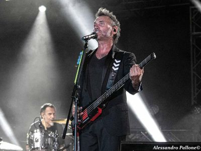 Il nuovo singolo di Nek somiglia a un brano dei Sum 41...