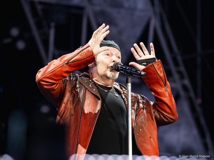 Vasco Rossi, il retroscena dell&#039;omaggio a Pino Daniele
